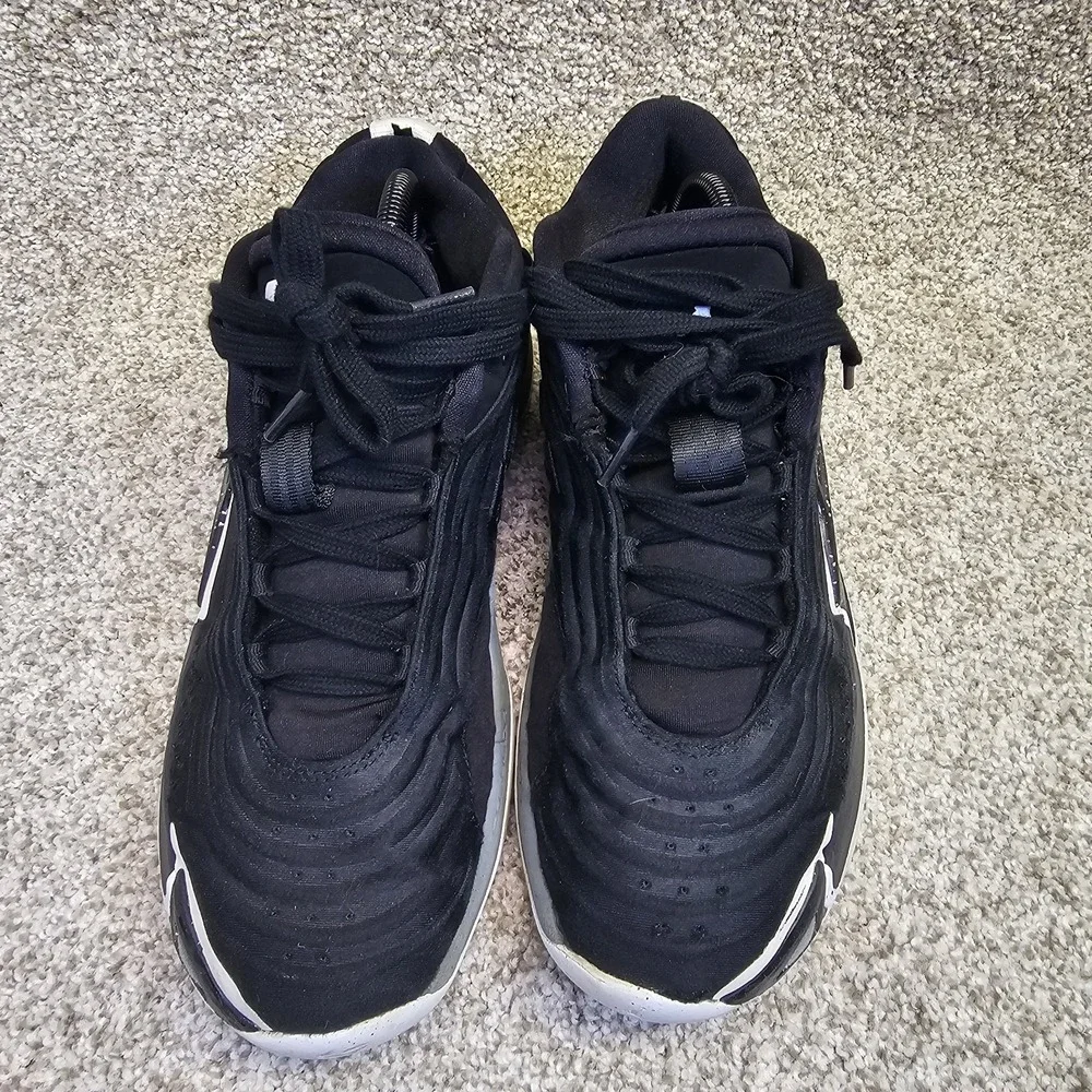 Jordan Air Jordan Mens 9.5 Black White Low Top Basketball Sneakers With Defects